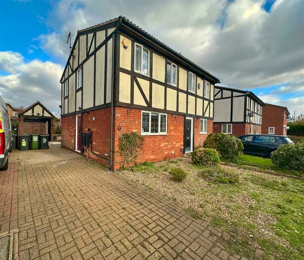 2 Bedroom Semi-Detached House To Rent In Hedley Rise, Luton, LU2
