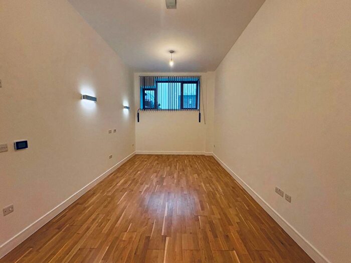 1 Bedroom Flat To Rent In Staines Road West, Sunbury-On-Thames, TW16