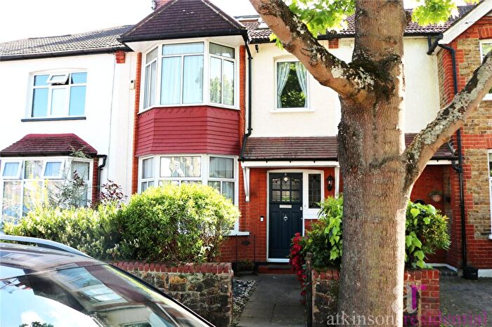 4 Bedroom Terraced House For Sale In Gardenia Road, Enfield, Middlesex, EN1