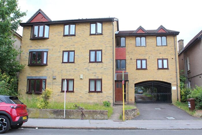 2 Bedroom Flat To Rent In Beulah Road, Thornton Heath, CR7
