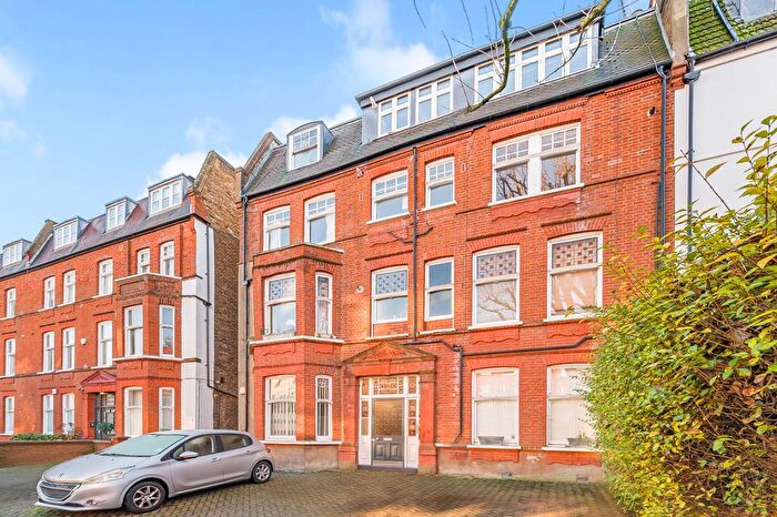 1 Bedroom Flat For Sale In Greencroft Gardens, South Hampstead, NW6