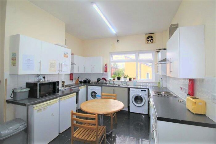 1 Bedroom Detached House To Rent In Sedgeborough Road, Manchester, M16