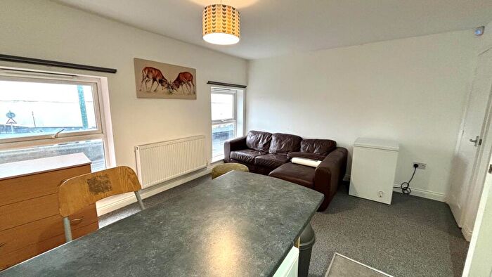 2 Bedroom Flat To Rent In Alfreton Road, NG7