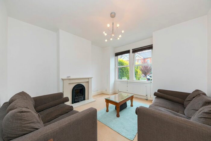 1 Bedroom Flat To Rent In Kingston Road, Raynes Park, London SW20