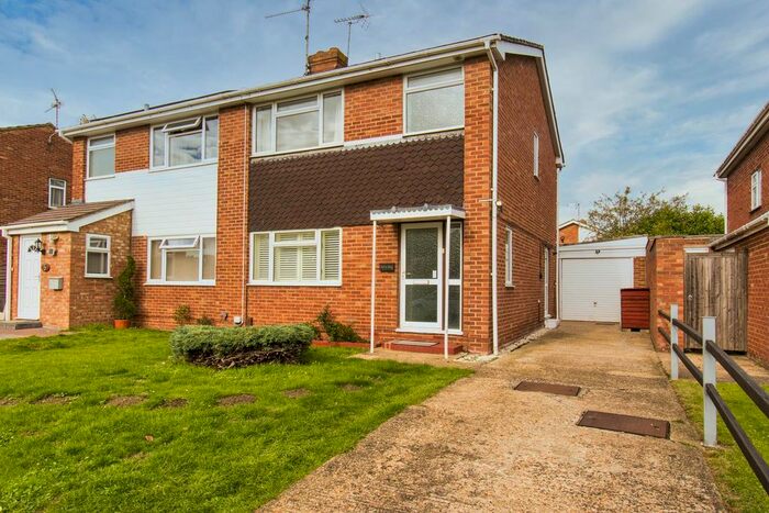 3 Bedroom Semi-Detached House To Rent In Joel Close, Earley, Reading, RG6