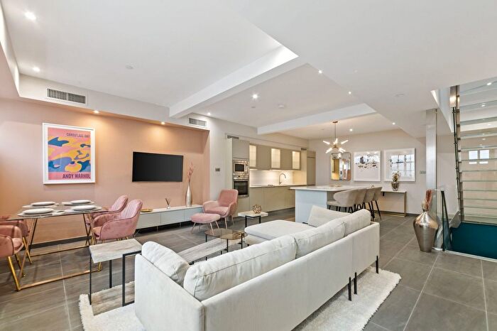 4 Bedroom Terraced House For Sale In Atherstone Mews, London, SW7