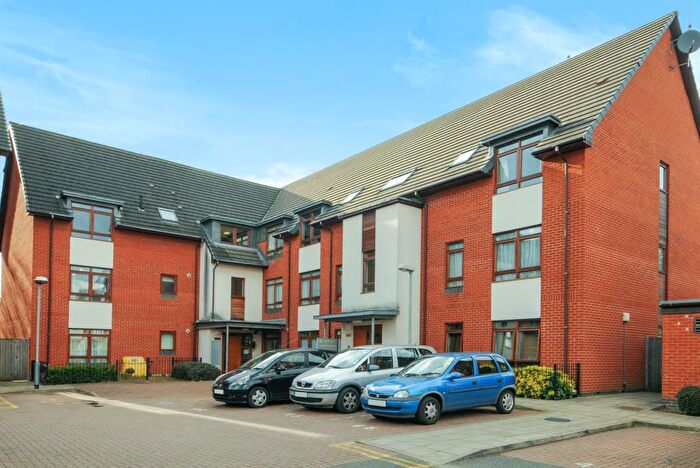 2 Bedroom Apartment To Rent In Pellow Close, Barnet, EN5