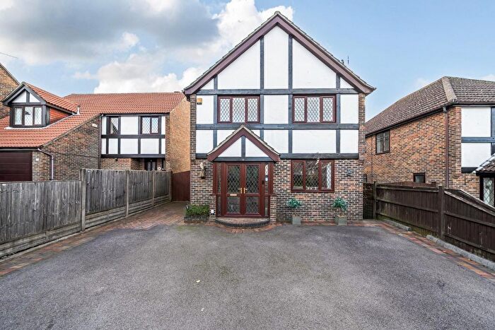 4 Bedroom Detached House For Sale In Oaks Coppice, Waterlooville, PO8