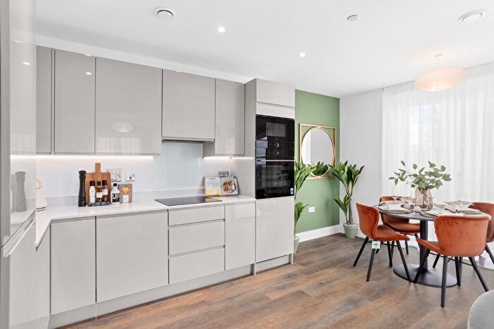 1 Bedroom Apartment For Sale In No. Wood Street, London, E17