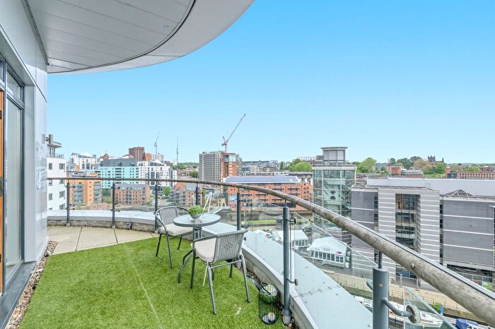 2 Bedroom Flat For Sale In Mackenzie House, Leeds Dock, LS10