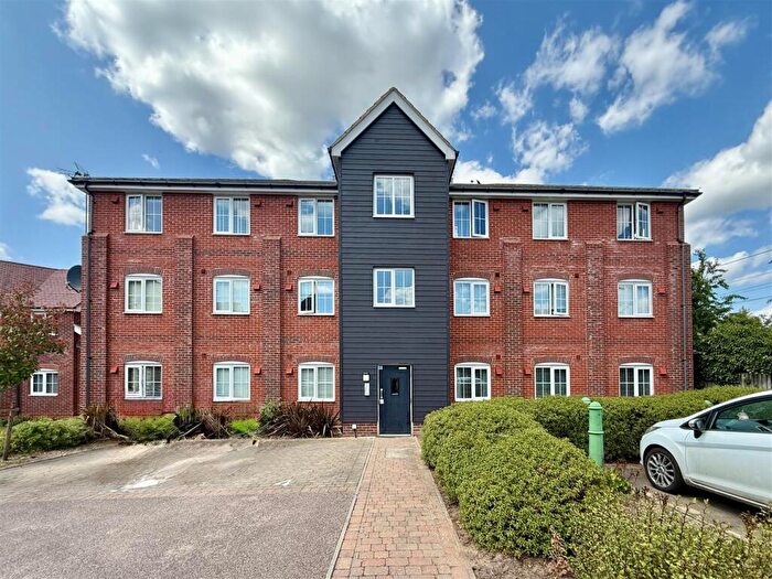 2 Bedroom Flat For Sale In Windsor Court, Needham Market, IP6