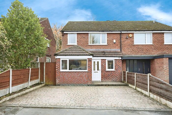 3 Bedroom Semi Detached House For Sale In Meltham Close, Heaton Mersey, Stockport, SK4