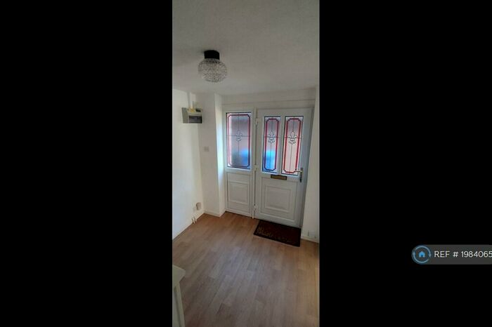 3 Bedroom Semi-Detached House To Rent In Bramfield Avenue, Derby, DE22