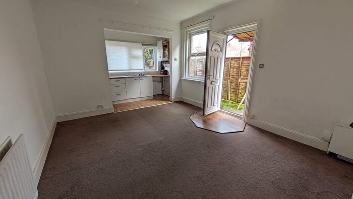 1 Bedroom Flat To Rent In Howard Road, Shirley, Southampton, SO15