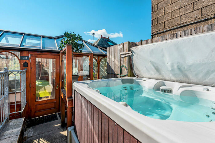 3 Bedroom Apartment To Rent In Kendal Green, Kendal, LA9