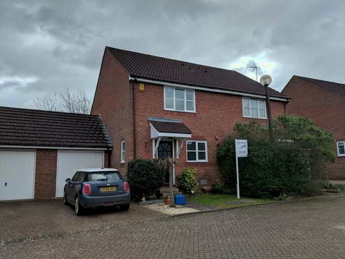 3 Bedroom Semi-Detached House To Rent In Porthmellin Close, Tattenhoe, Milton Keynes, MK4