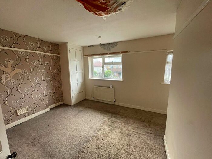 2 Bedroom Terraced House For Sale In Gladstone Road, Northampton, NN5