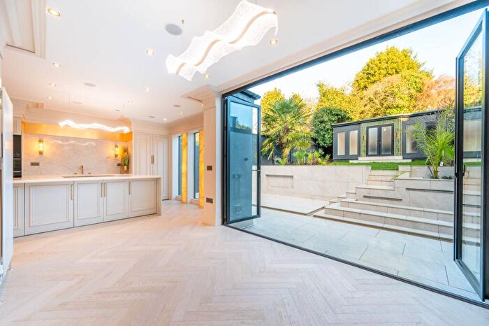 4 Bedroom House For Sale In Donnington Road, Kensal Green, London, NW10