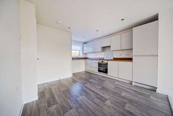 3 Bedroom Town House To Rent In Lincoln Drive, Gedling, Nottingham, NG4