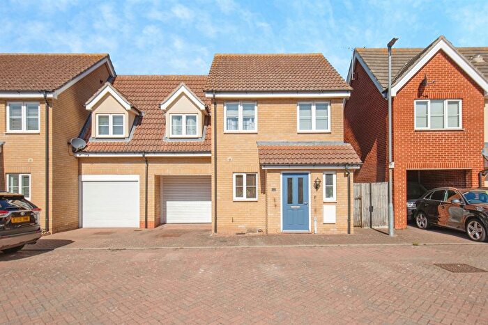3 Bedroom Semi-Detached House For Sale In Yorktown Close, Harwich, CO12