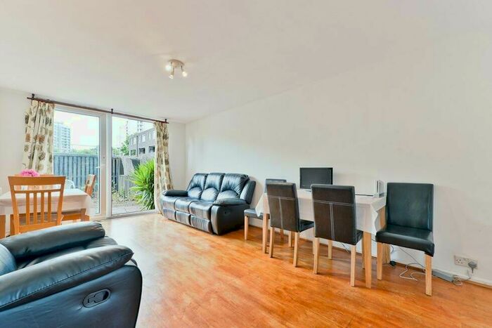 4 Bedroom Flat To Rent In Rutley Close, Kennington, SE17