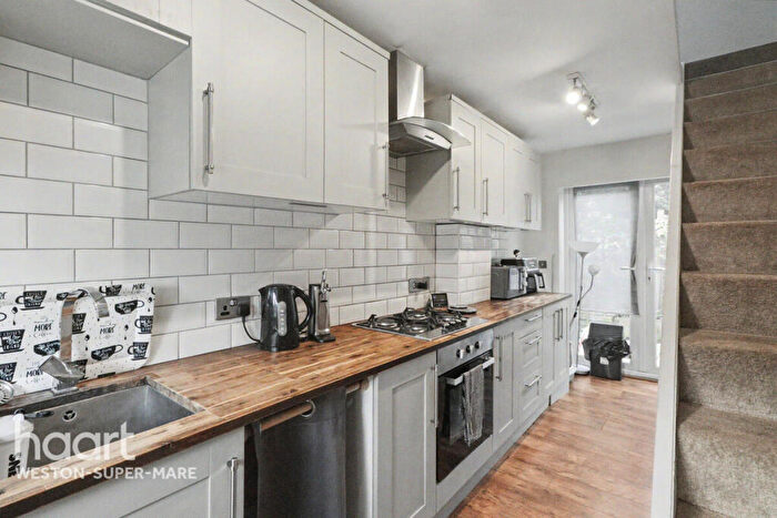 2 Bedroom Coach House For Sale In Barley Cross, Weston-Super-Mare, BS22