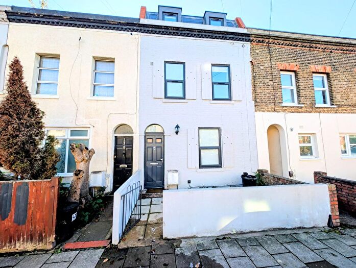 4 Bedroom Terraced House To Rent In Fountain Road, London, SW17