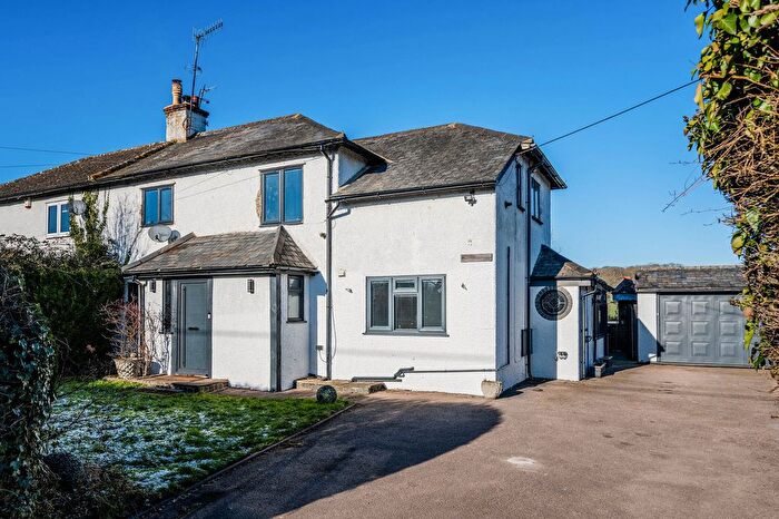 4 Bedroom Semi-Detached House For Sale In Ermyn Cottages, Whitewood Lane, RH6