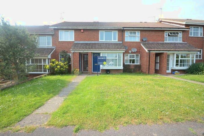 2 Bedroom Maisonette To Rent In Buckden Close, Woodley, RG5