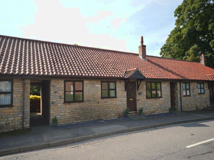 2 Bedroom Bungalow To Rent In Green Man Road, Navenby, Lincoln, LN5