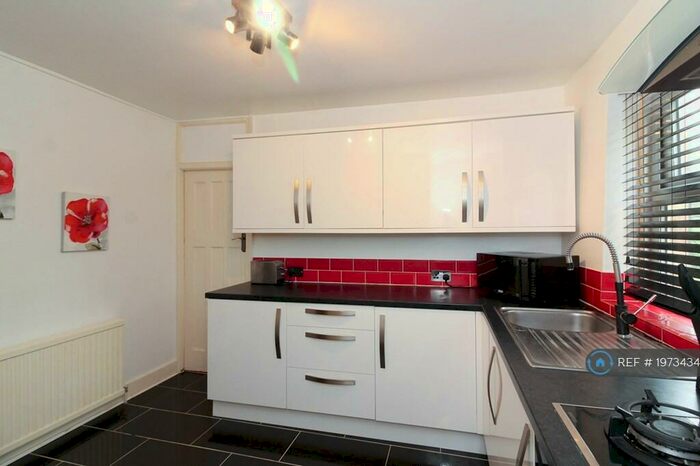 2 Bedroom Flat To Rent In Bensham Manor Road, Thornton Heath, CR7
