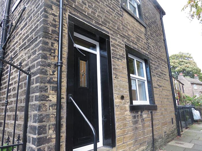 1 Bedroom Cottage To Rent In Warley Town, Halifax, HX2