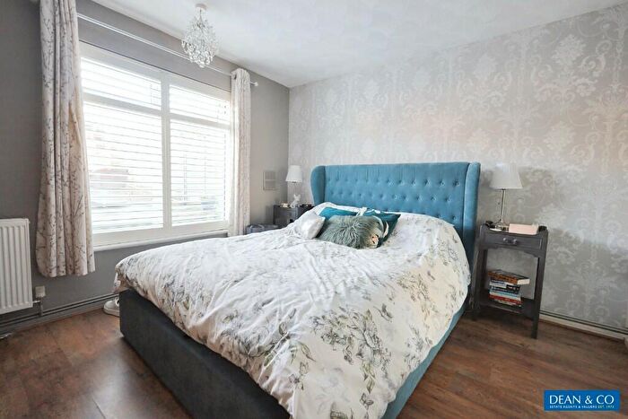 2 Bedroom Flat For Sale In Sherbourne Road, Hove, East Sussex, BN3