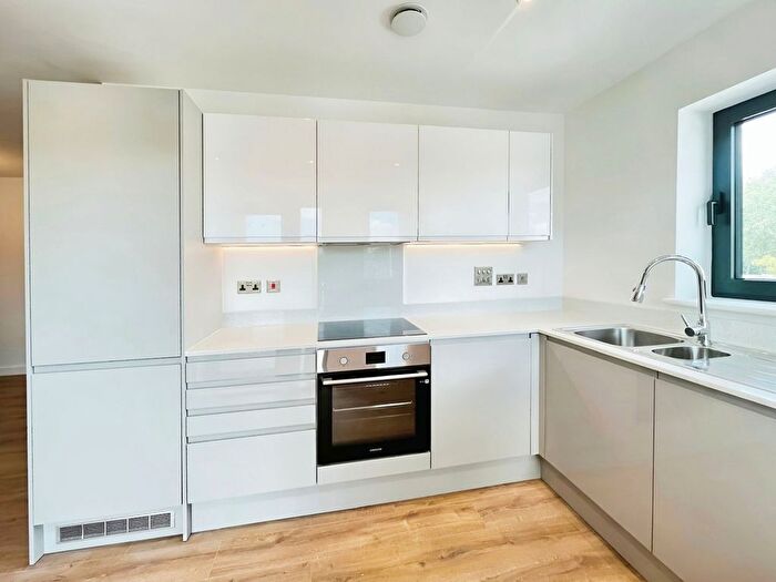 2 Bedroom Flat To Rent In Victoria Road, Pyramid House, TN23