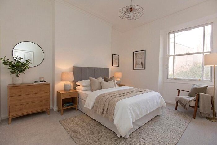 3 Bedroom Apartment For Sale In Ambrose Road, Bristol, BS8