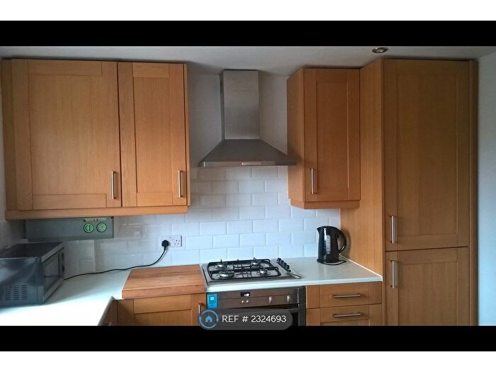 2 Bedroom Flat To Rent In Riley House, London, E3