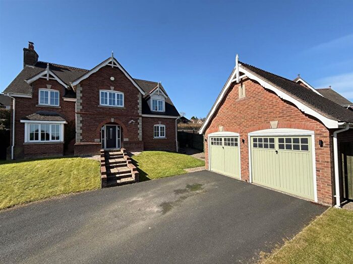 5 Bedroom Detached House For Sale In Onnen Gardens, Trefonen, Oswestry, SY10