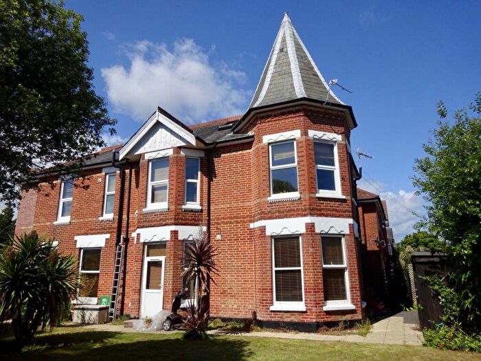 1 Bedroom Flat To Rent In Gerald Road, Charminster (), P07