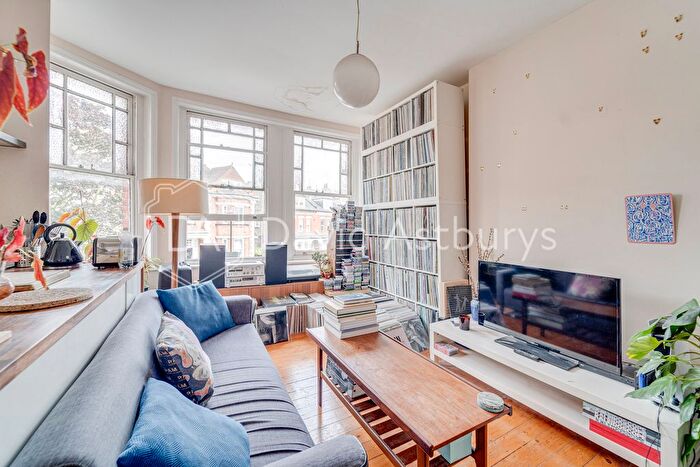 1 Bedroom Flat To Rent In Hillfield Avenue, Crouch End, London, N8