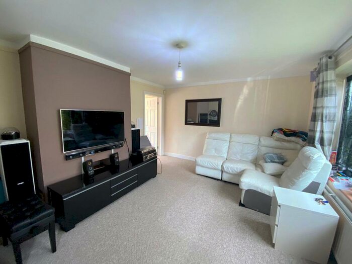 3 Bedroom Semi-Detached House To Rent In Windlesham Road, Bracknell, Berkshire, RG42