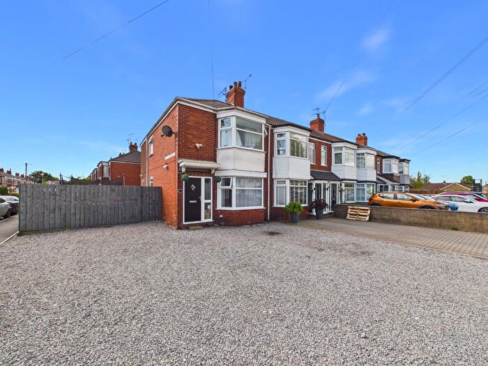 3 Bedroom Semi-Detached House For Sale In Endike Lane, HU6