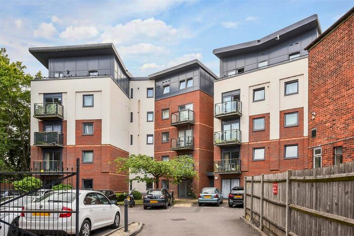 2 Bedroom Flat To Rent In Bridge Street, Andover, SP10