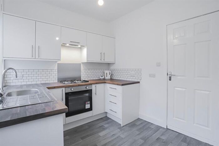 2 Bedroom End Of Terrace House To Rent In Dale Street, Bacup, OL13