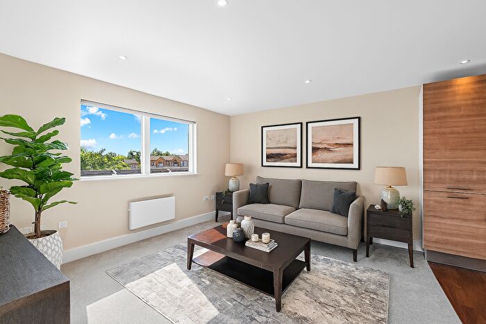 1 Bedroom Flat For Sale In Church Street, Epsom, KT17