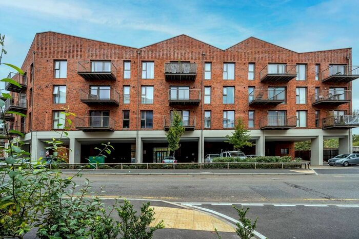 1 Bedroom Flat To Rent In Wey Corner, Walnut Tree Close, Guildford, GU1