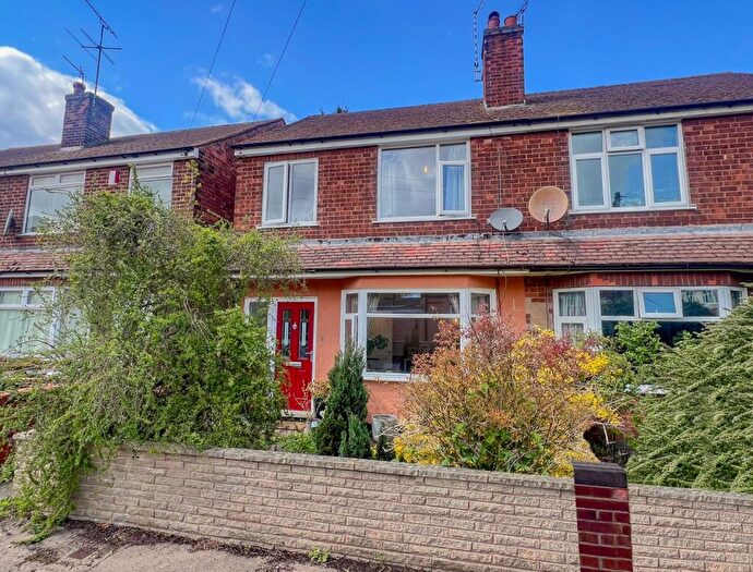 3 Bedroom Semi-Detached House For Sale In Waldemar Grove, Beeston, Nottingham, Nottinghamshire, , Uk, NG9