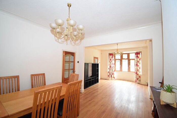 3 Bedroom Semi-Detached House To Rent In South Park Terrace, Ilford, IG1