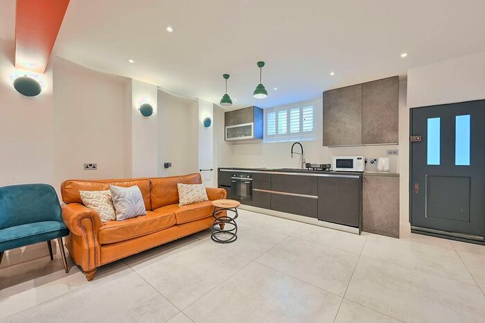 1 Bedroom Terraced House To Rent In Vernon Street, West Kensington, W14