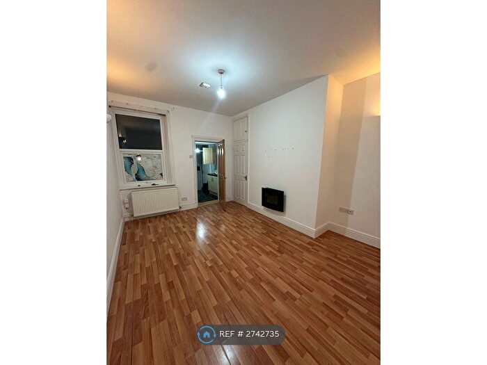 3 Bedroom Terraced House To Rent In Rayleigh Grove, Gateshead, NE8