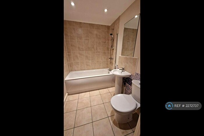 2 Bedroom Flat To Rent In Albert Road, Morley, LS27
